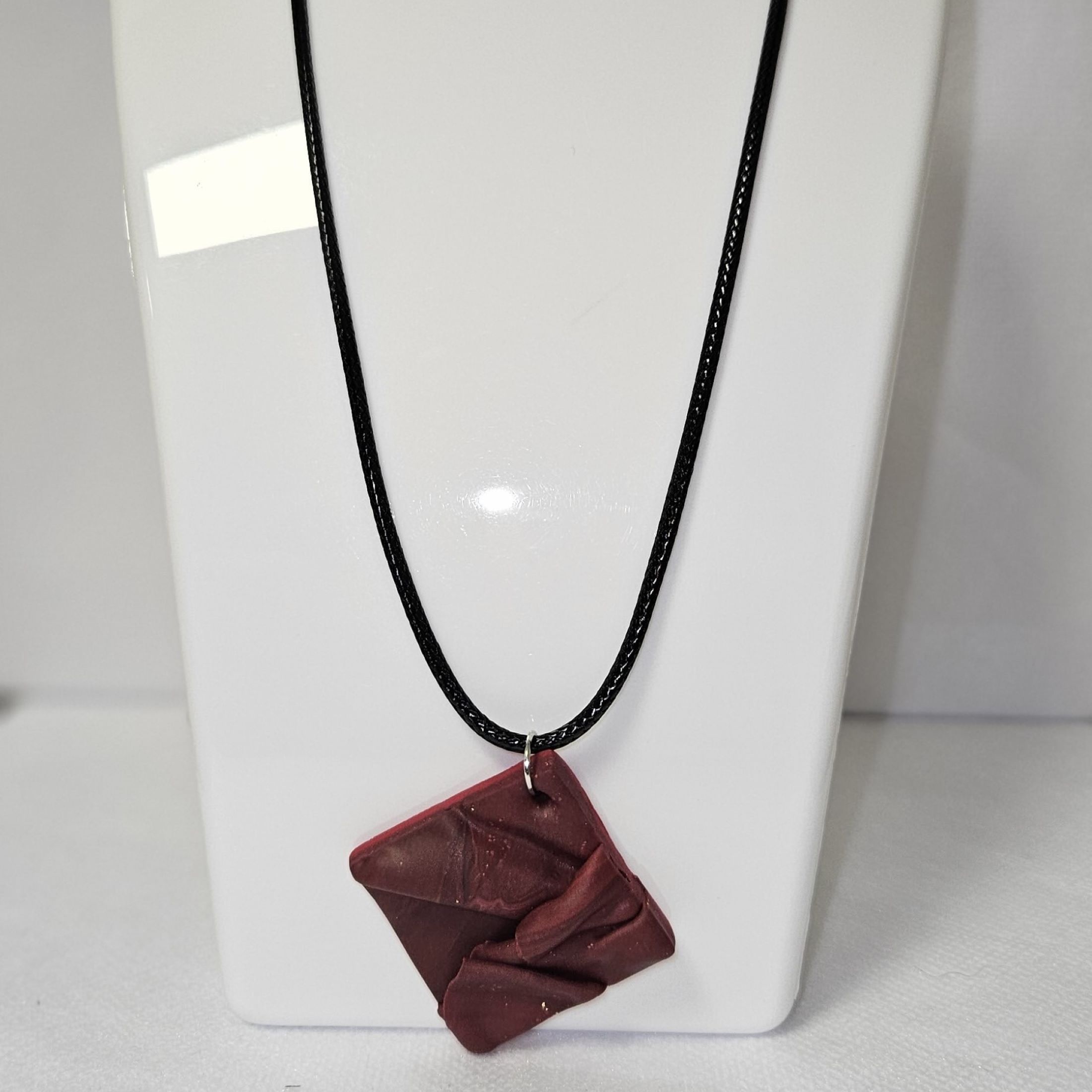Collier Red Wave Square