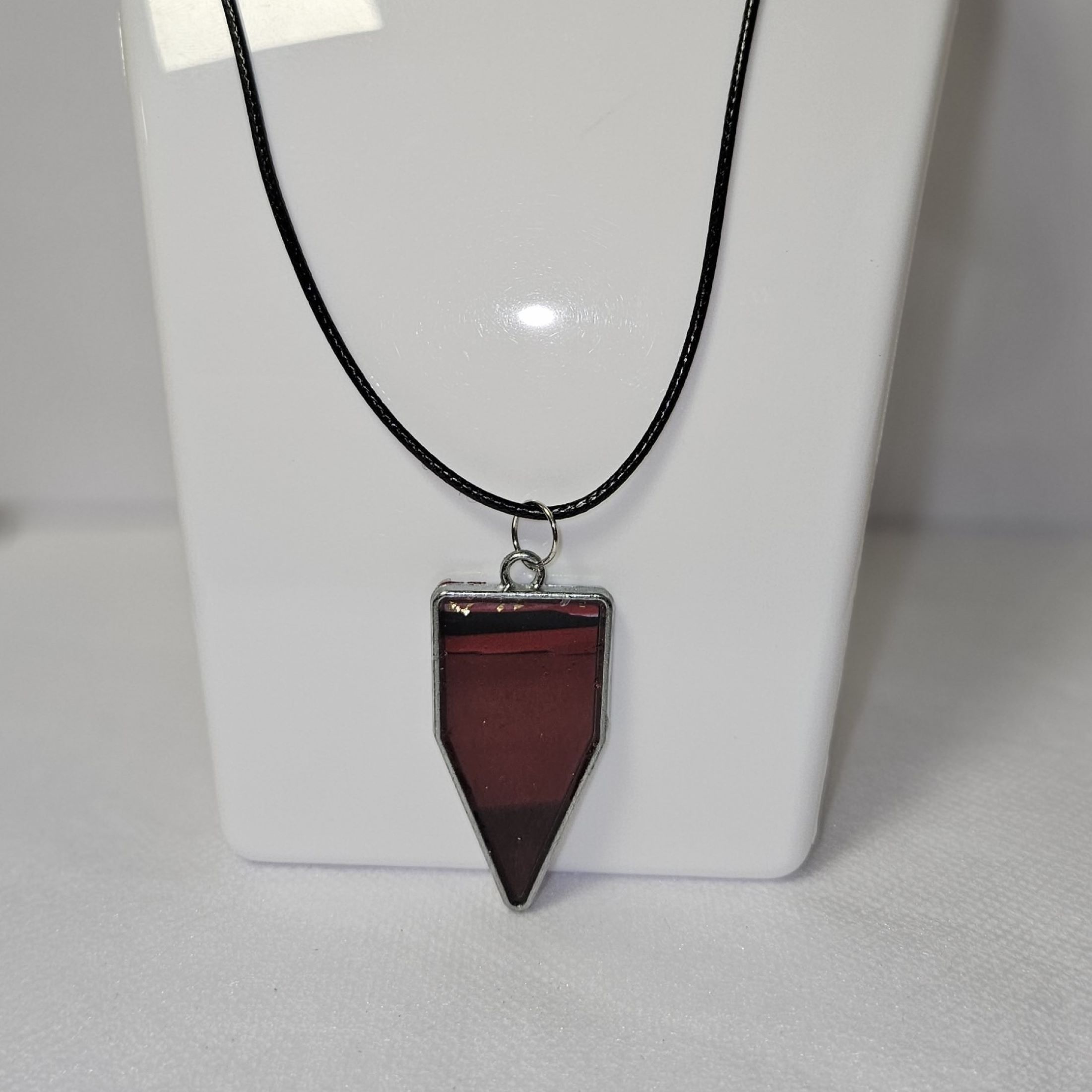 Collier Dark Red Triangular Square