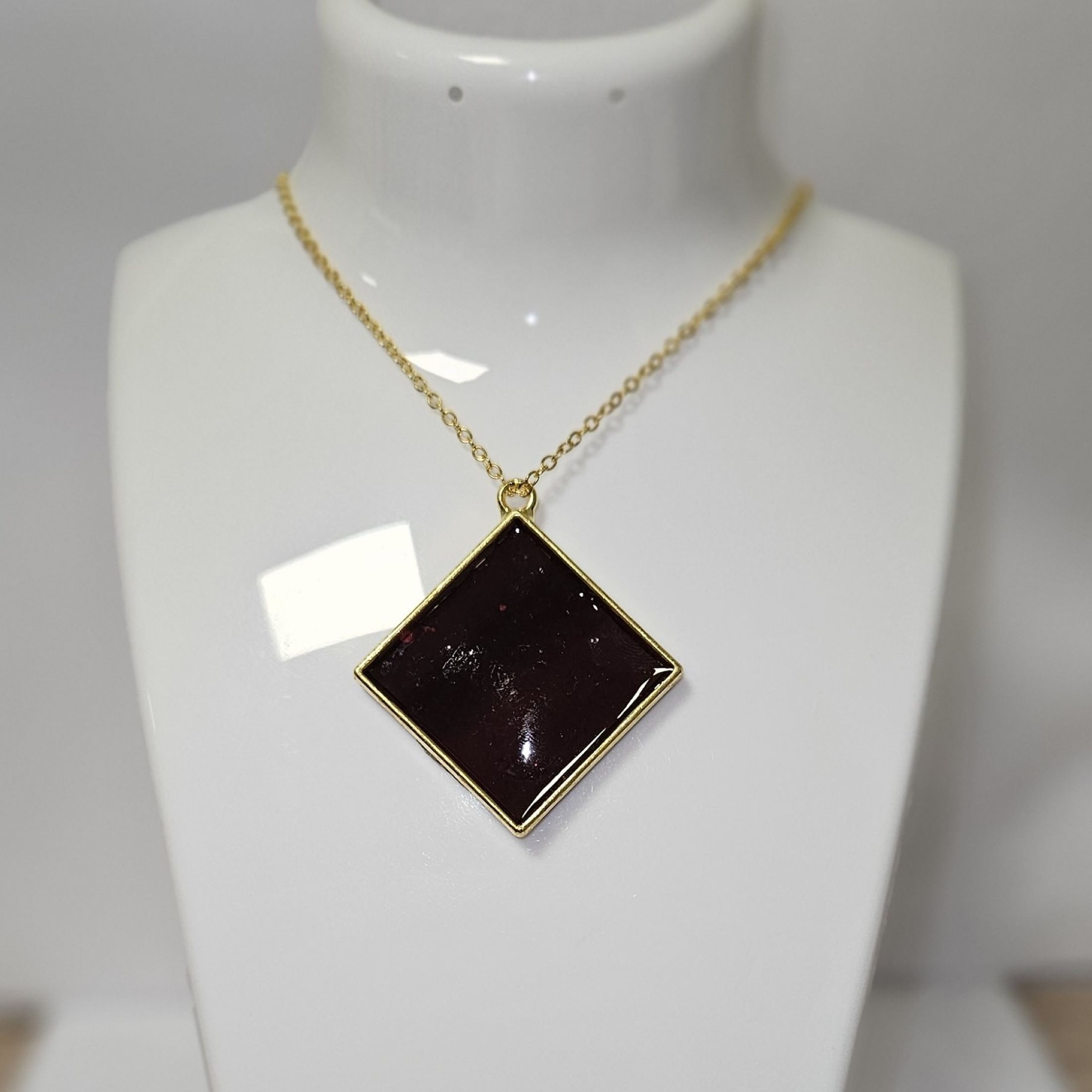 Collier Dark Purple Square