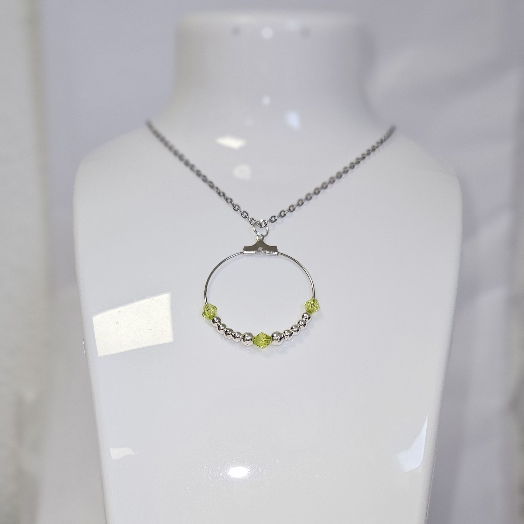 Collier perles vertes et argentées