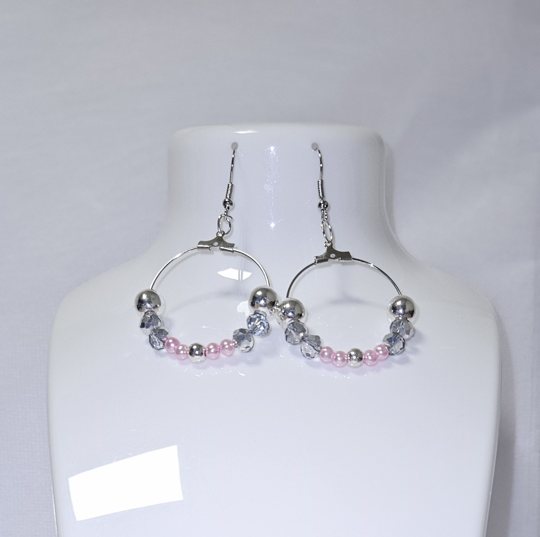 Boucles d'oreilles perles argentées et roses